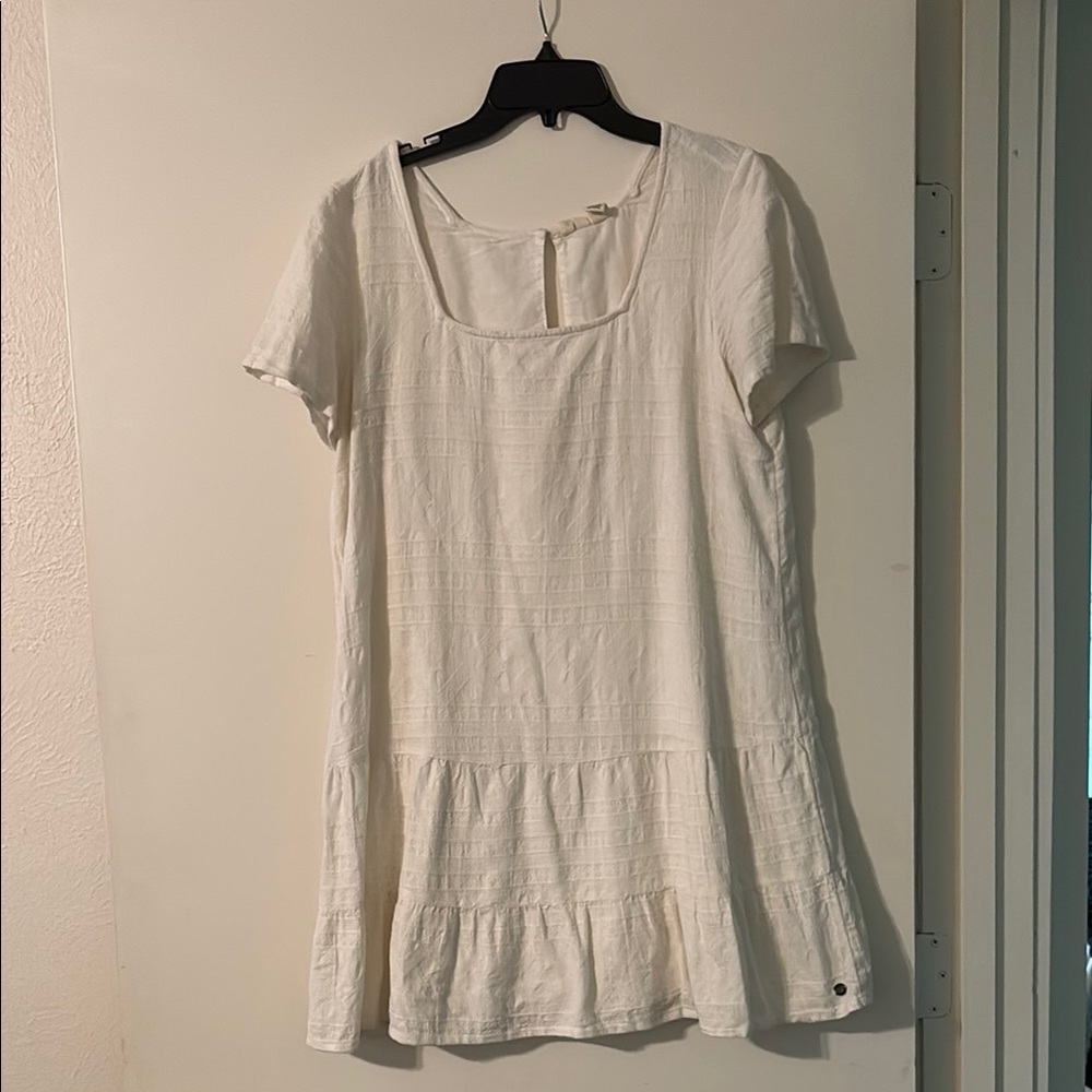 Casual White Short-Sleeve Peplum Tunic